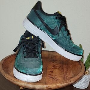 Nike Air Force 1 LV8 Shift GS 'Aurora Green' sneakers Womens Sz 7/5.5 YOUTH